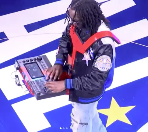 Performer using a Walkabout Carrier at a live NBA All-Star event